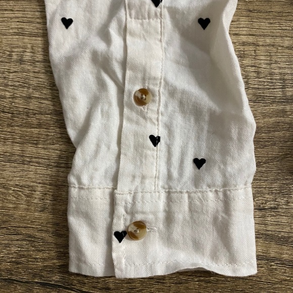 White with Black Heart A&F Boyfriend Button Down - Picture 4 of 6